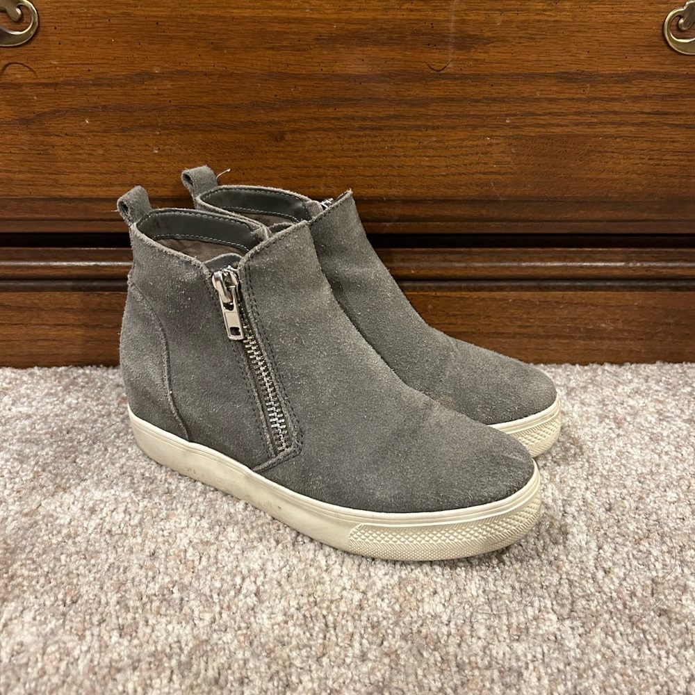 Steve Madden Wedge Sneaker size 7